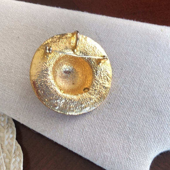Vintage Hat Brooch - Picture 2 of 3
